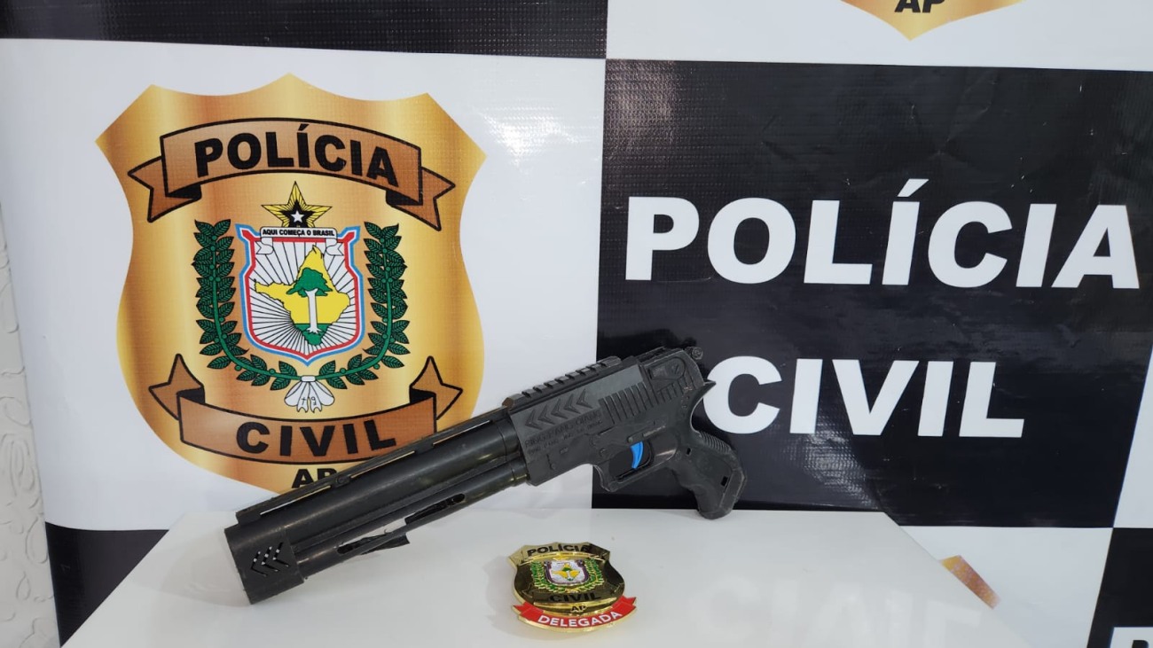 Réplica de arma está apreendida na Delegacia Especializada na Investigação de Atos Infracionais