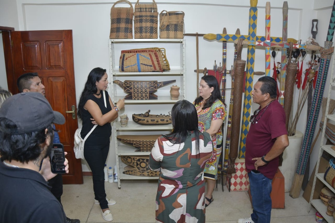 Visita ao Museu possibilitou o diálogo entre representantes do Governo, indígenas e gestores do espaço