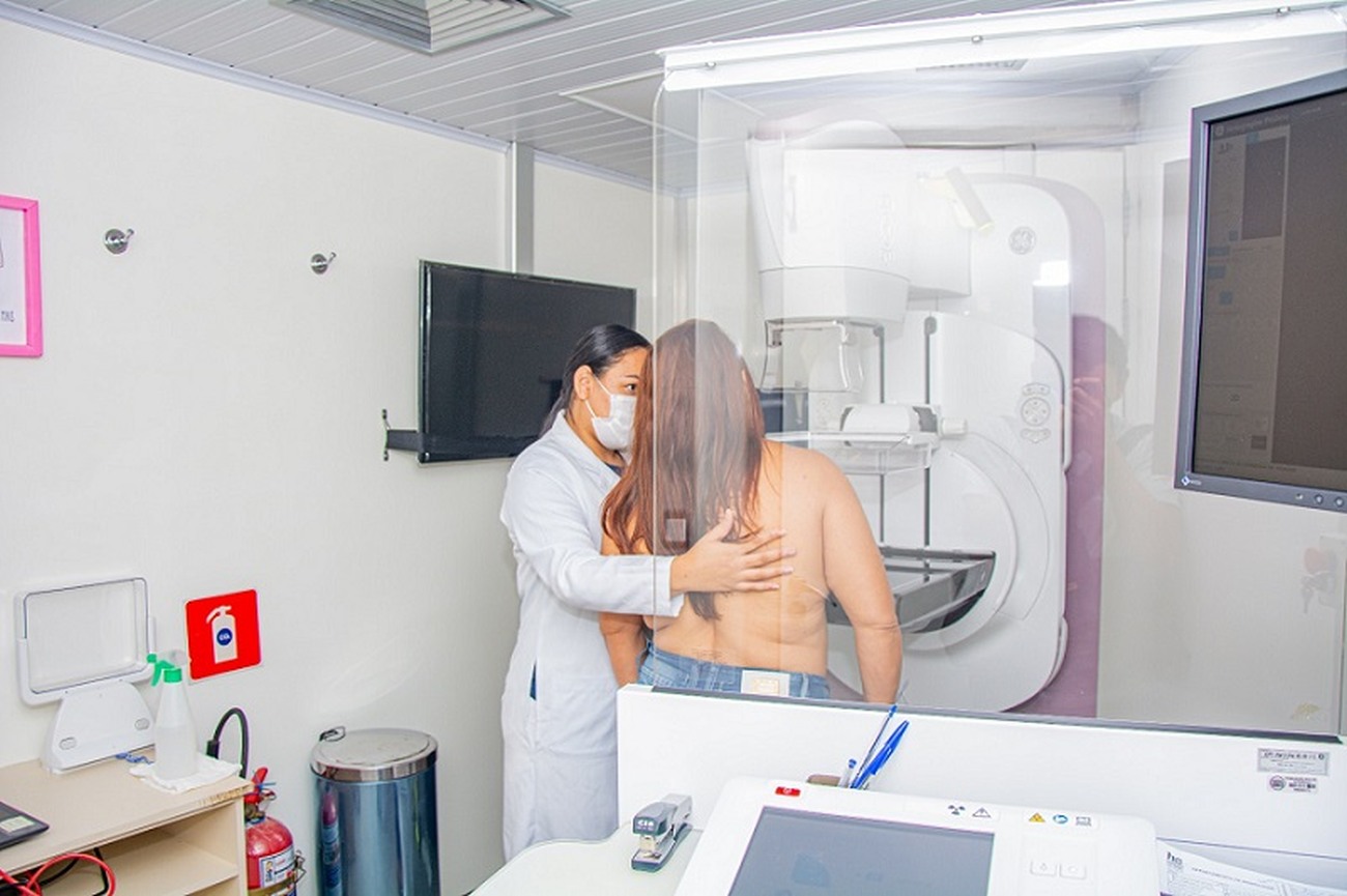 Mulheres de 40 a 69 anos estão sendo atendidas na Carreta do Hospital de Amor estacionada na Ueap
