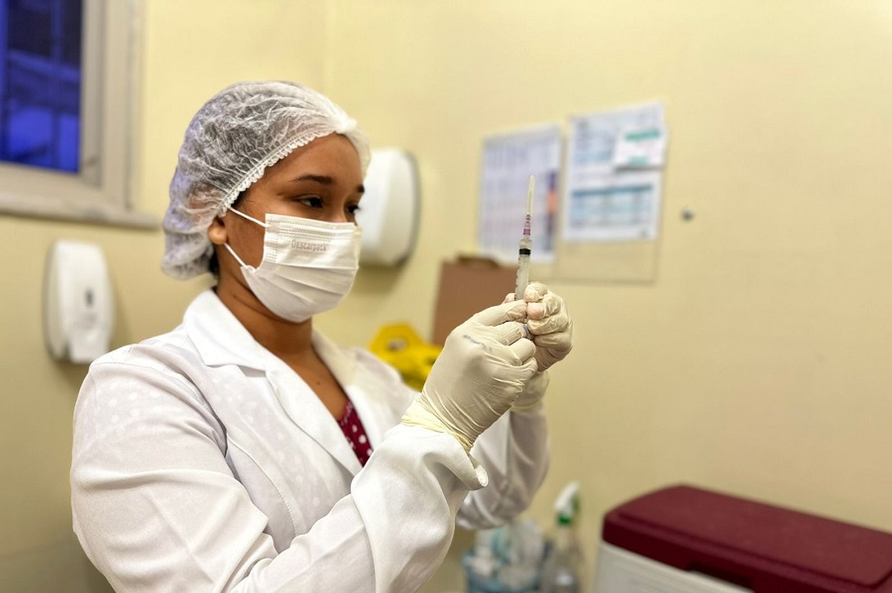 Vacinação é a principal estratégia para se proteger das síndromes respiratórias