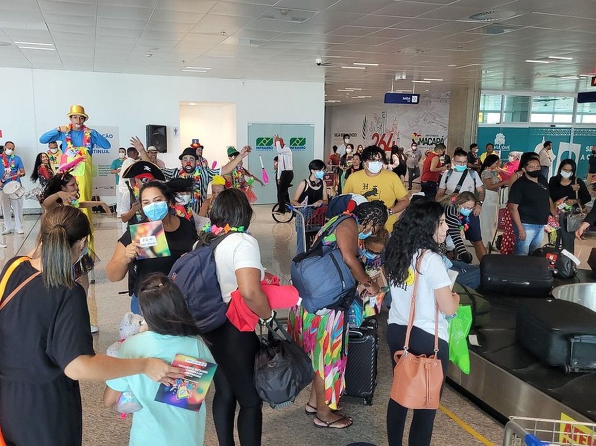 Receptivo turístico divulga serviços disponíveis no estado e incentiva participação na programação da folia