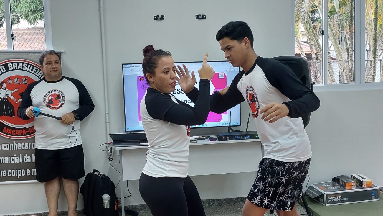 Mulheres aprenderam técnicas básicas de como reagir em momentos de perigo