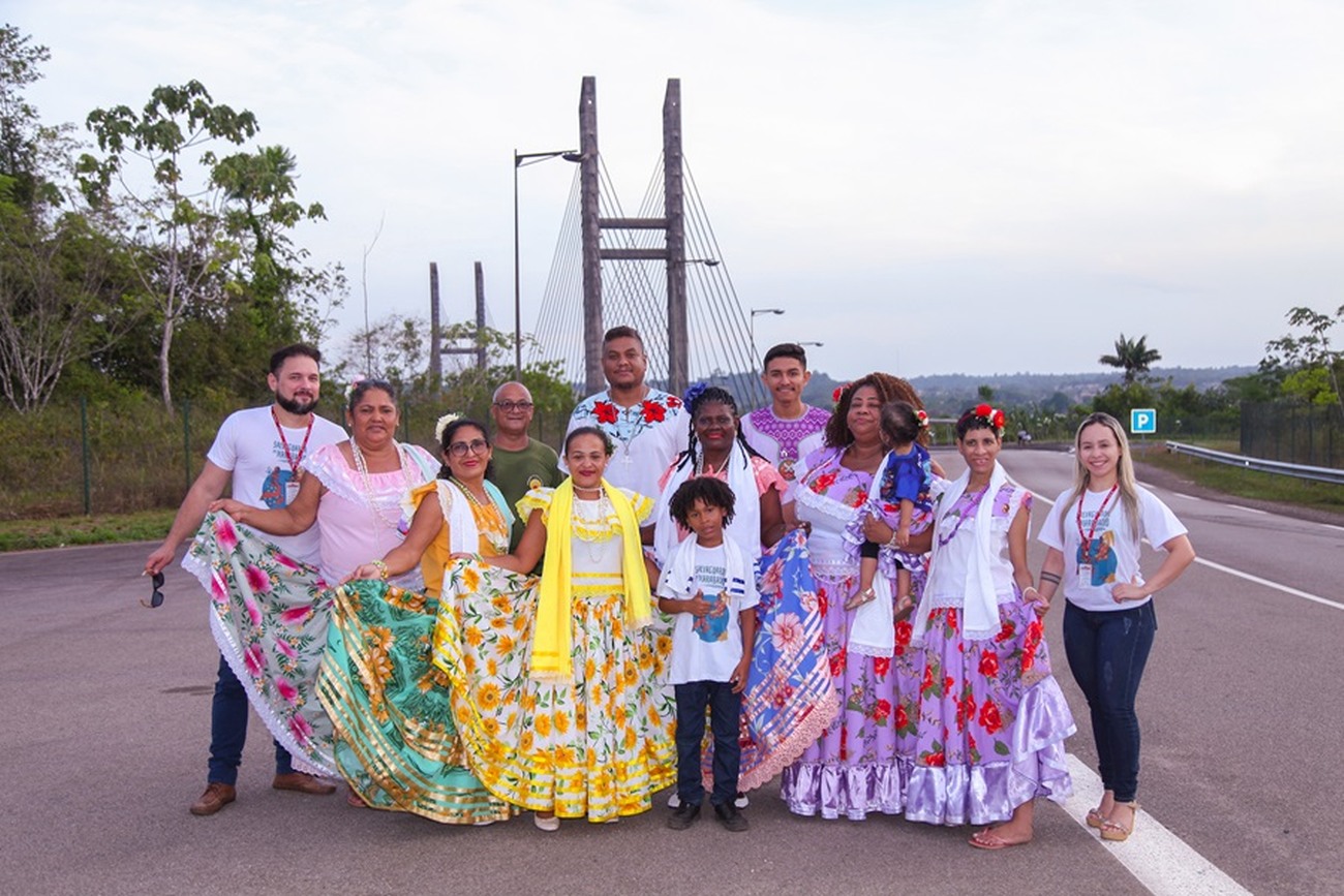 Comitiva da ação de Salvaguarda do Marabaixo na Escola Estadual Duque de Caxias, na vila de Clevelândia