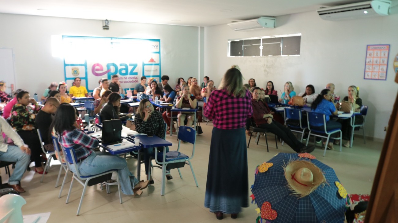 Formação foi ministrada para 55 professores que vão multiplicar os conhecimentos adquiridos