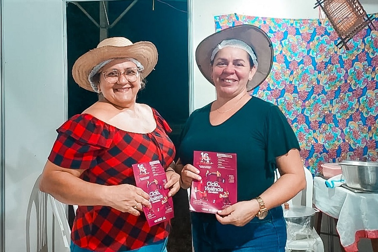 As primas, Cristiane Vasconcelos e Marisa Leão que estão trabalhando na Feira incentivam outras mulheres a empreender