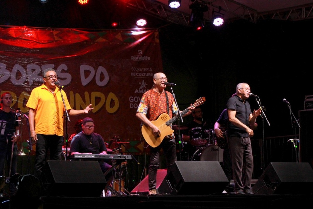 Val Milhomem, Joãozinho Gomes e Amadeu Cavalcante homenagearam cantores e jeito tucuju