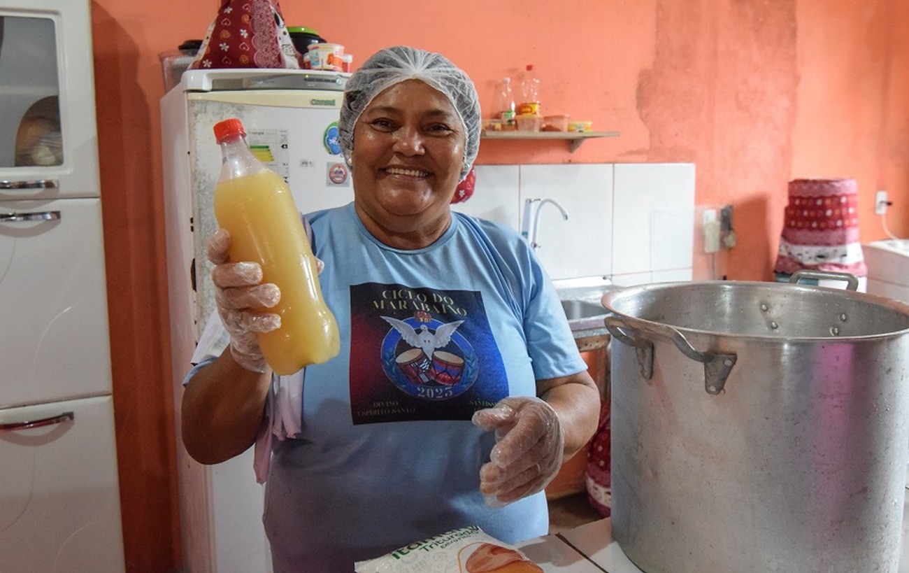 Solange Costa, da comunidade Campina Grande, fabrica a gengibirra desde os 18 anos