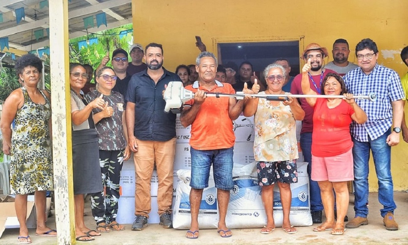 Maquinas agrícolas vão auxiliar na limpeza e gradagem das áreas de plantio