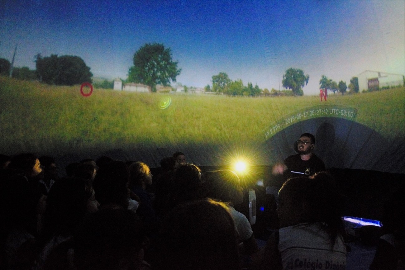 Planetário terá palestras e simulações realistas sobre astronomia