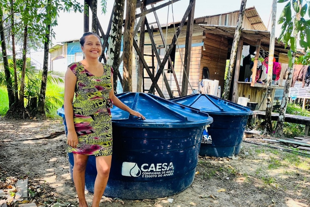 A pescadora Pâmela de Souza vê a entrega das caixas como um amparo para sua família