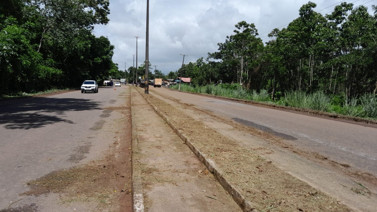 Rodovia recebeu limpeza de entulhos e manutenção das pistas