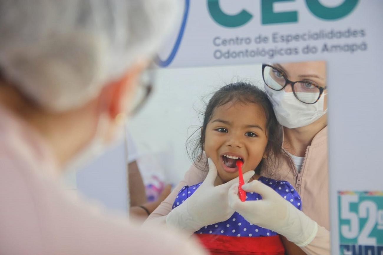 Crianças passaram por consultas odontológicas e ganharam kits de higiene bucal