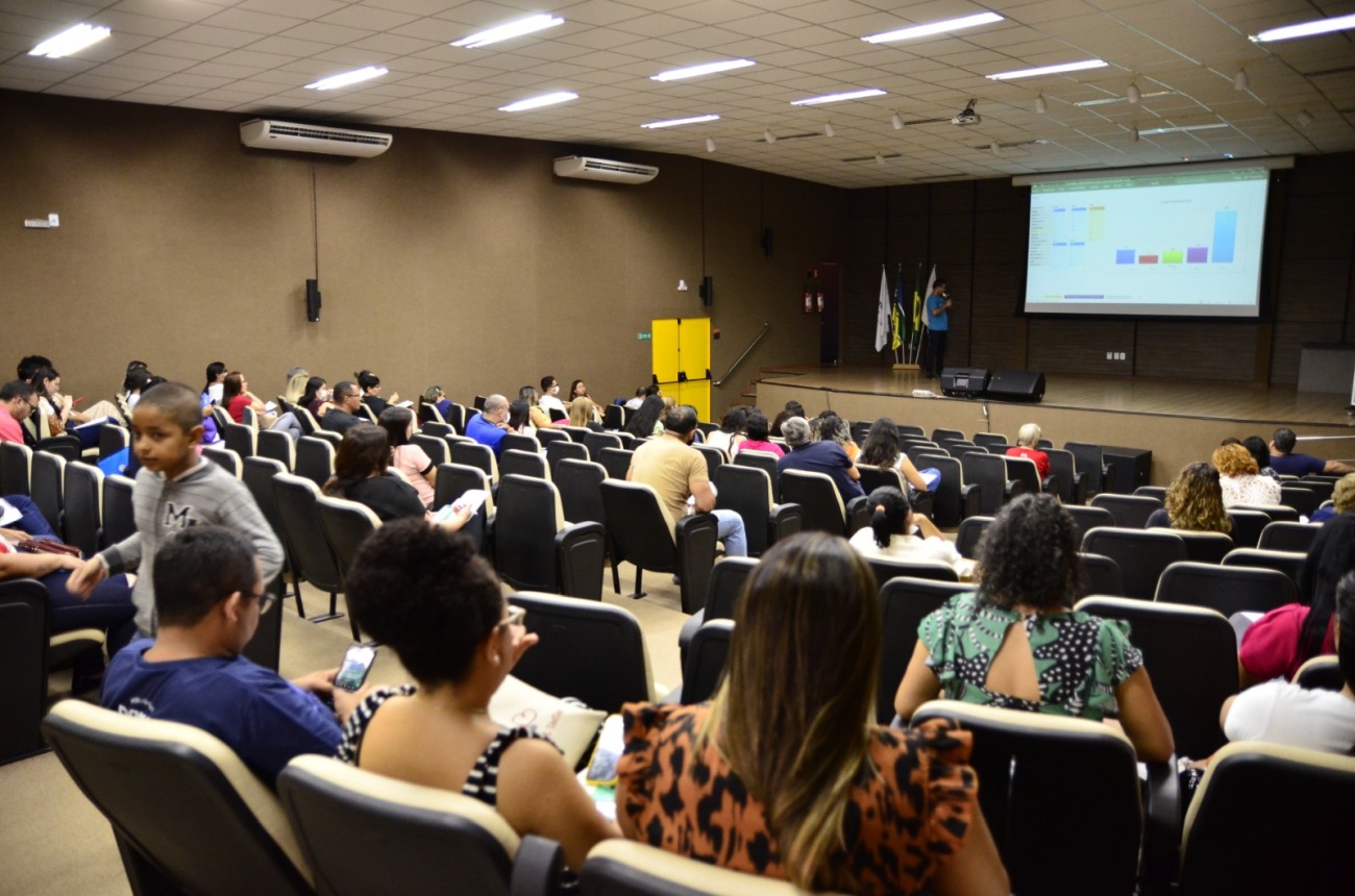 Encontro reuniu profissionais, acadêmicos e técnicos de unidades de saúde