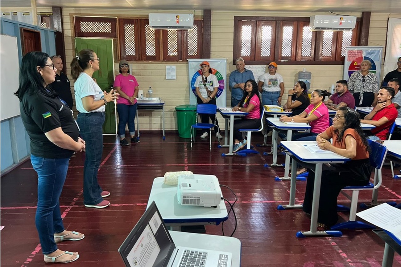 Visitas técnicas nas escolas estaduais buscam fortalecer educação nas 27 unidades escolares do Arquipélago