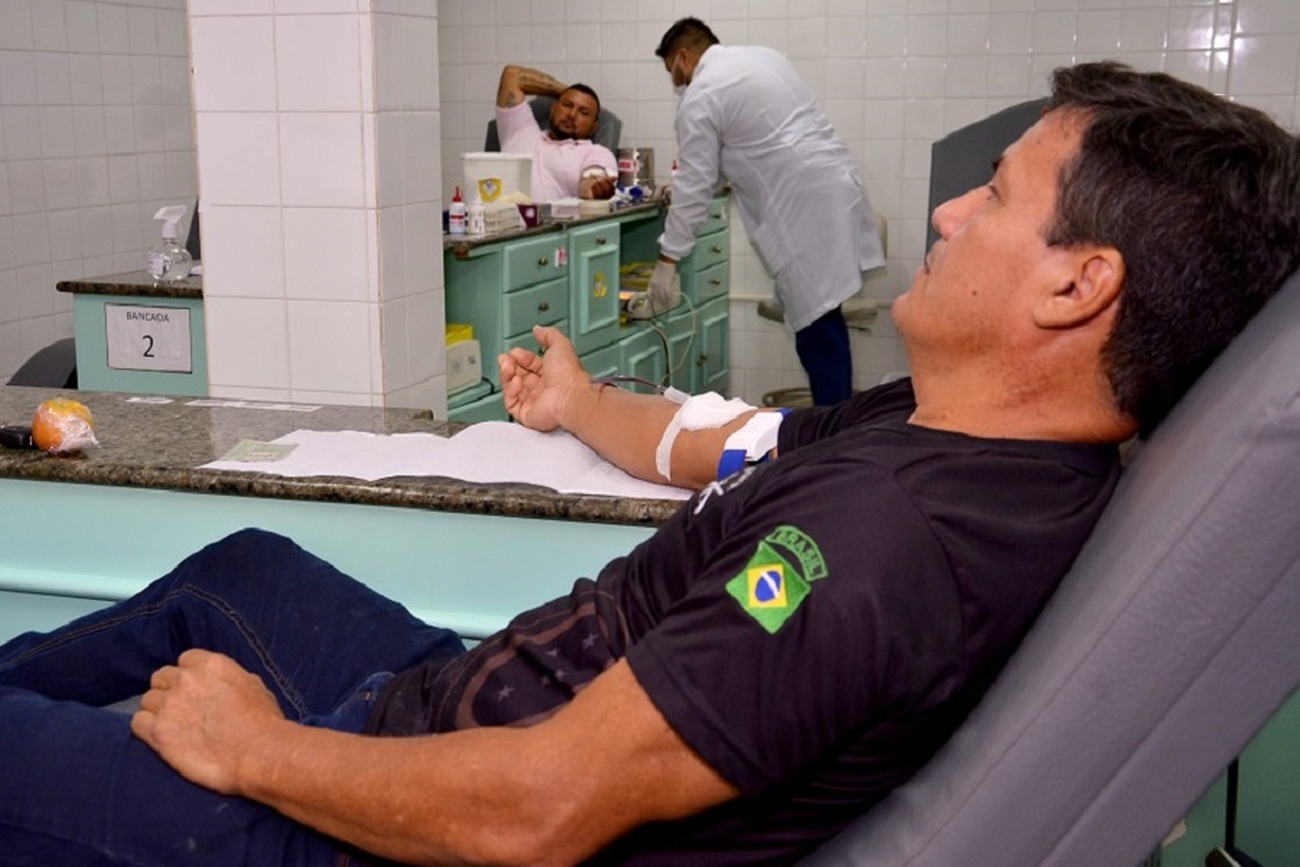 Policiais reforçam estoques de sangue
