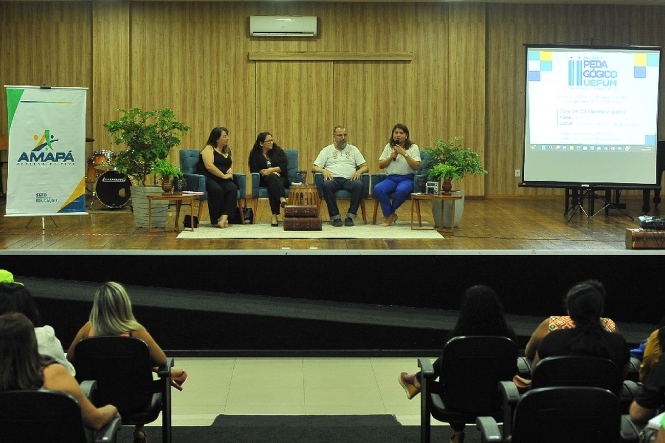 O encontro aconteceu no Centro de Educação Profissional Walkíria Lima