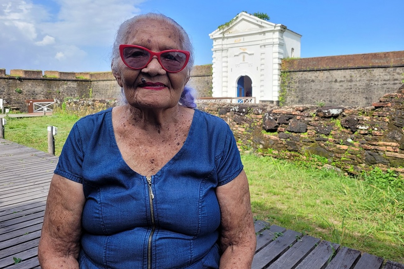 Durvalina Silveira comemorou seus 87 anos com sessão de fotos na Fortaleza de São José