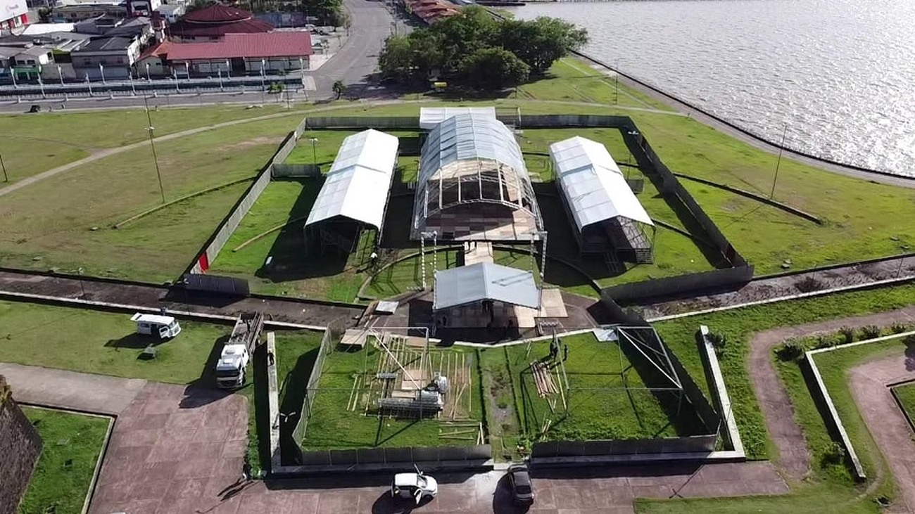 Secretaria de Cultura montou estrutura de palco com medidas oficiais para as apresentações