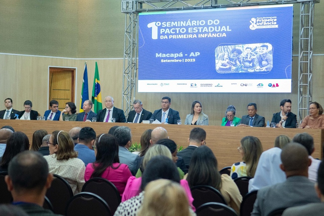 Evento reuniu secretários de estado, juízes, promotores, defensores público e representantes de órgãos de defesa da criança