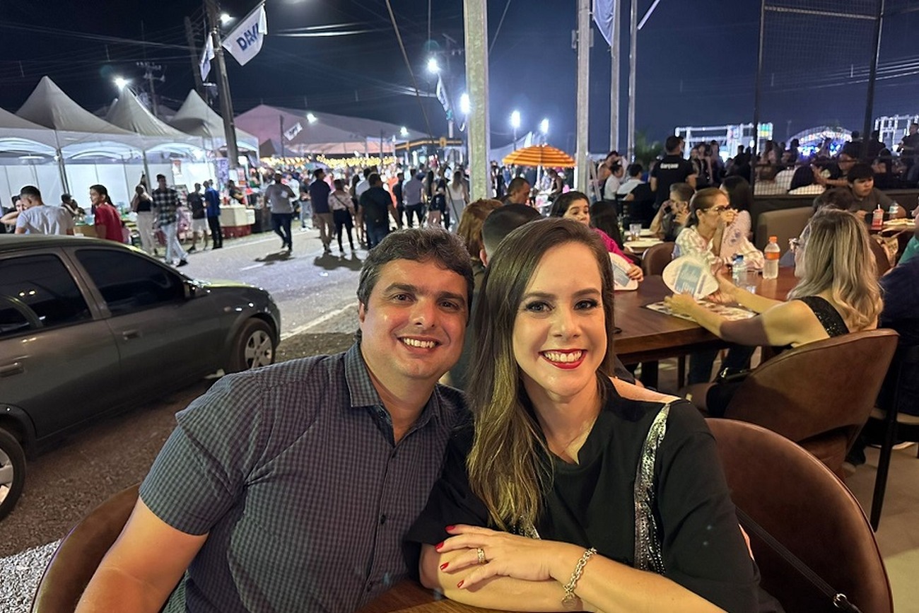 Rodrigo e Larissa gostaram da variedade da Praça de Alimentação