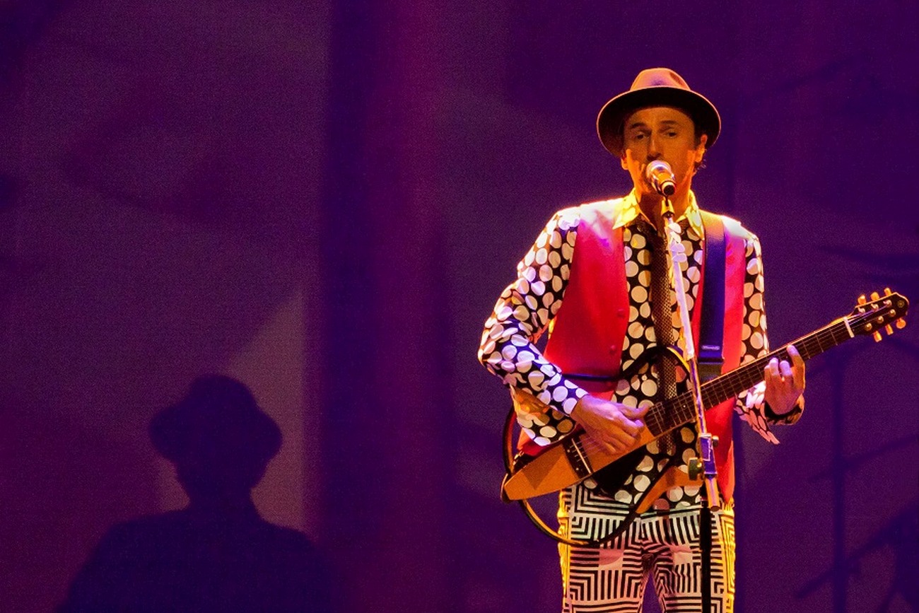 Artista possui mais de 26 anos de carreira e uma coleção de músicas marcantes