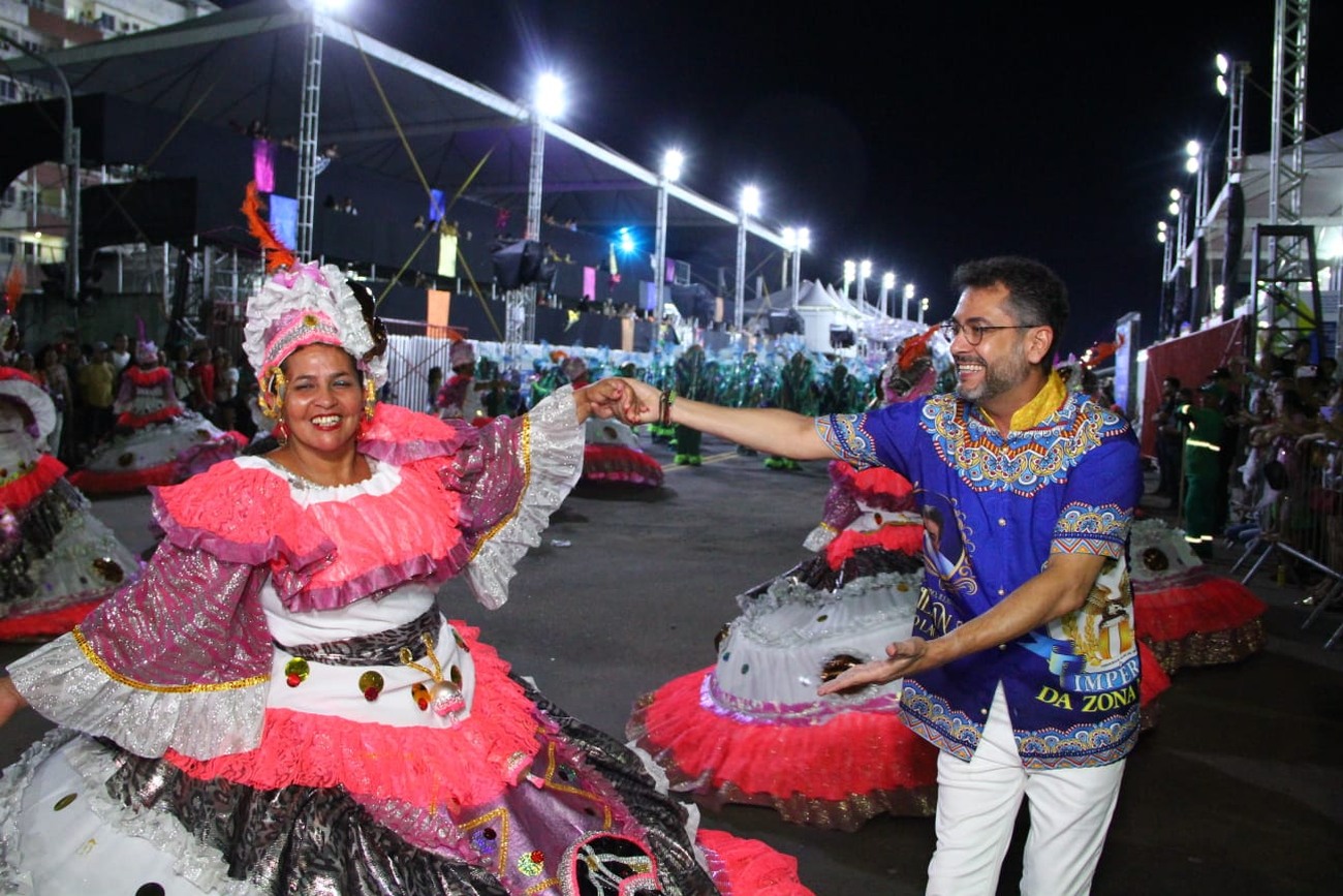Governador Clécio Luis prestigiou os desfiles das escolas de samba no Sambódromo