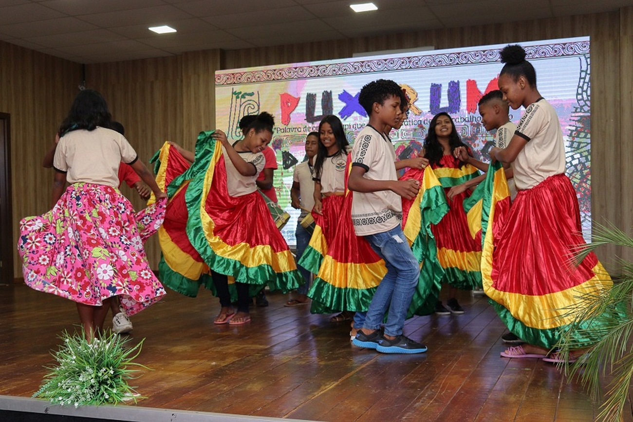 Os grêmios estudantis das escolas estaduais foram homenageados.