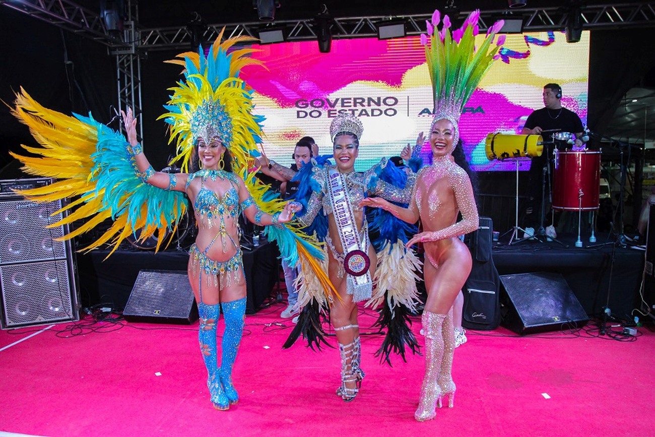 Valéria celebra a conquista da faixa