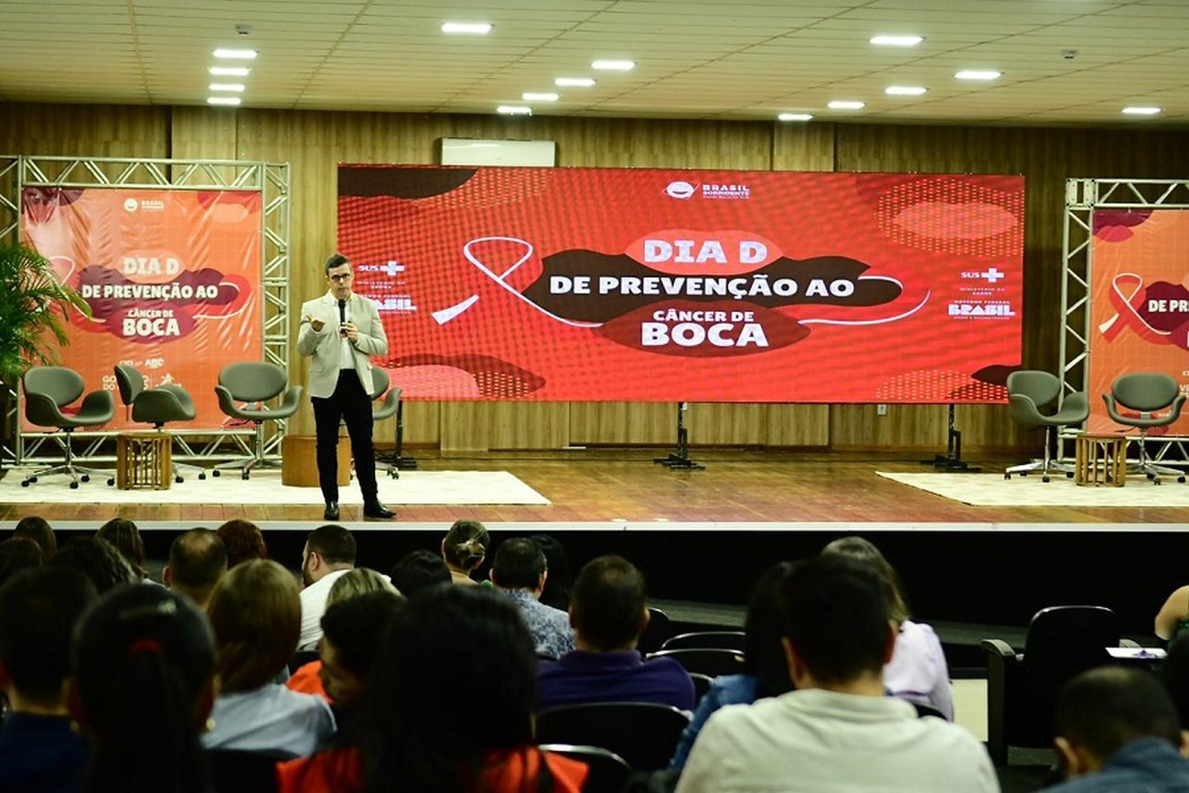 Evento debateu a prevenção, diagnóstico precoce e principais sintomas do câncer de boca.
