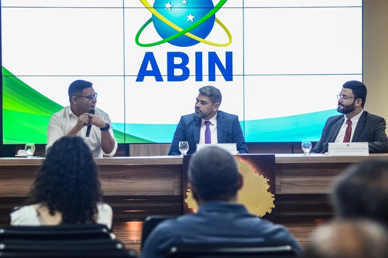 Governador em exercício, Teles Júnior, participou da abertura do curso que segue até sexta-feira, 7