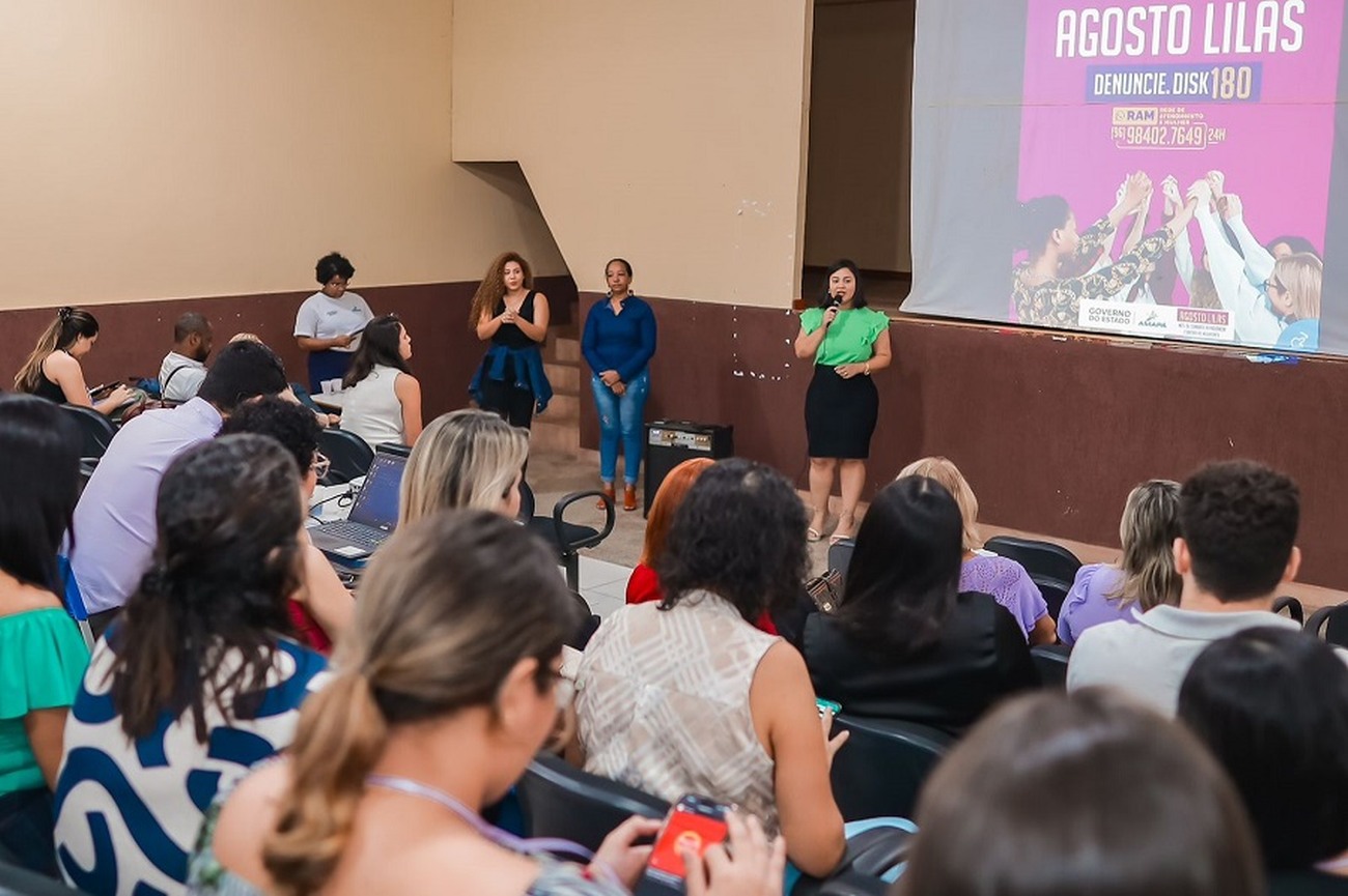 Meninos e meninas são orientados sobre como se proteger e denunciar