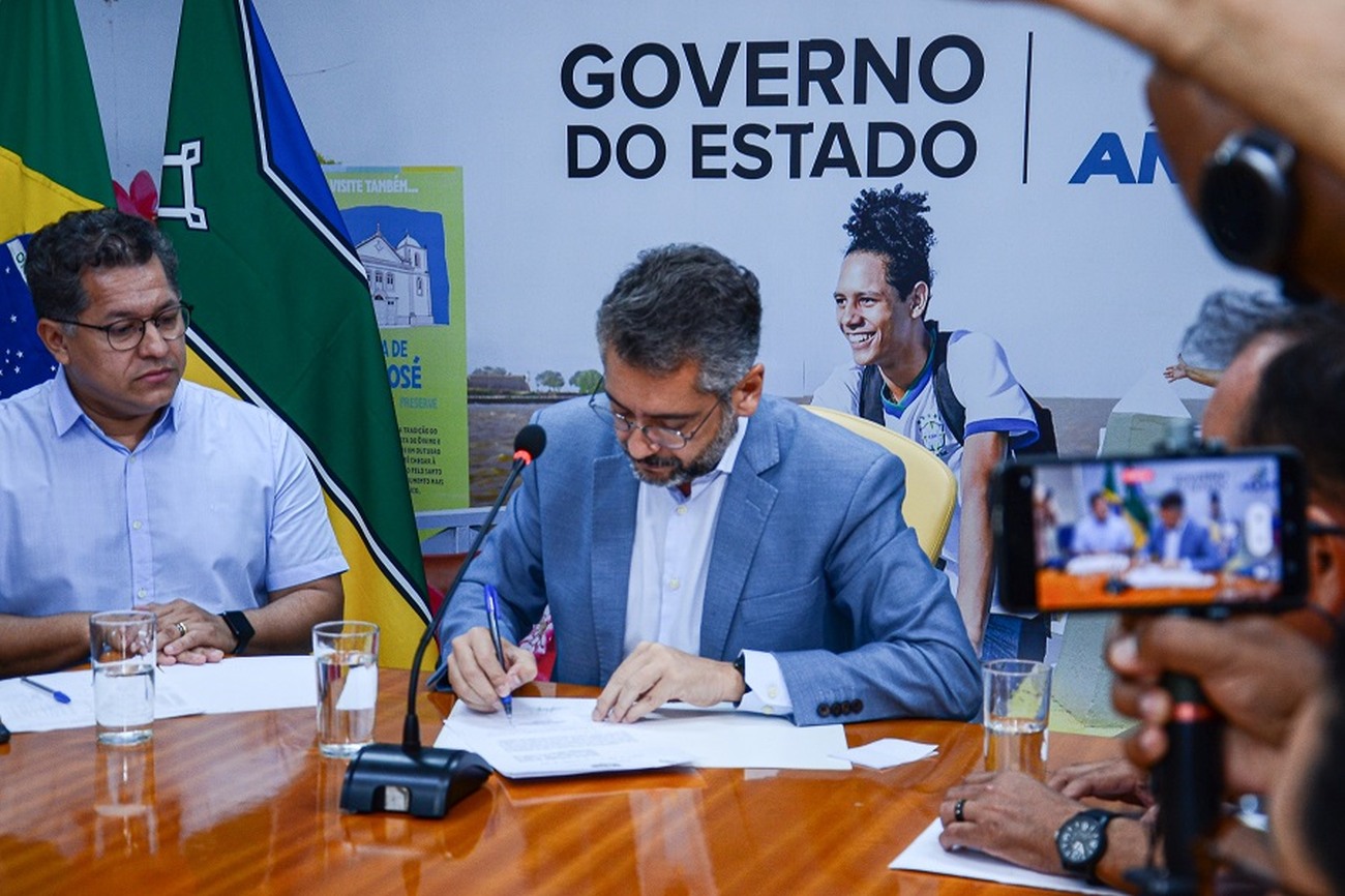 Também foi definida a instalação no Palácio do Setentrião da sala de situação para acompanhar e definir as ações emergenciais