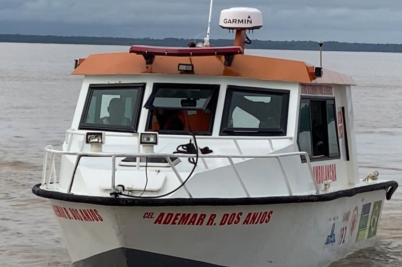 É possível solicitar a ambulância fluvial pelo número (96) 4141-4406.