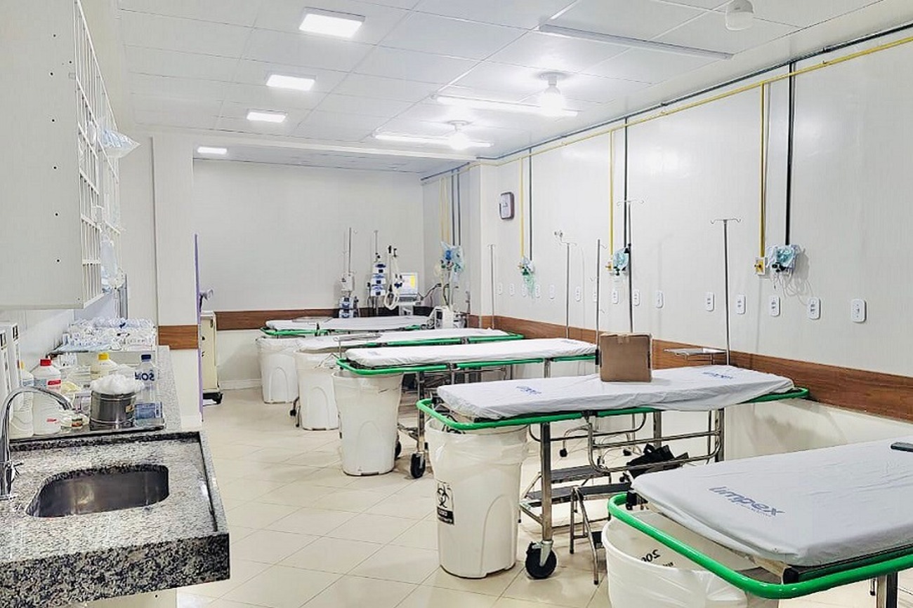 Espaço tem cinco macas para administração de medicamentos e estabilização de pacientes
