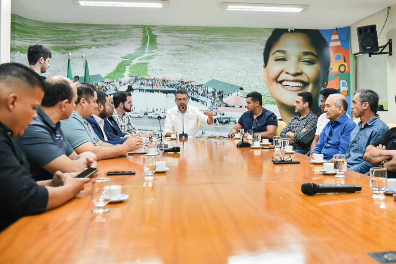 Clécio Luís e Teles Júnior receberam no Palácio do Setentrião empresários setor de combustíveis