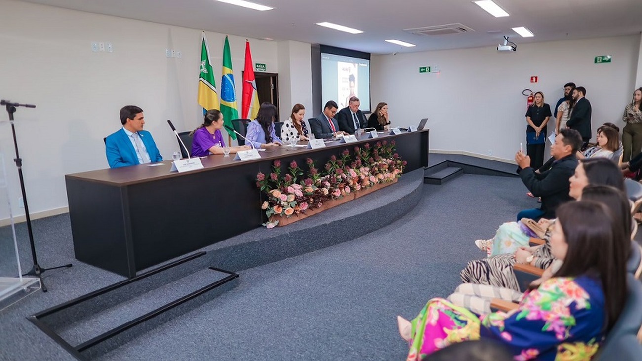 Durante a cerimônia, Teles Júnior, enfatizou a importância da igualdade de gênero