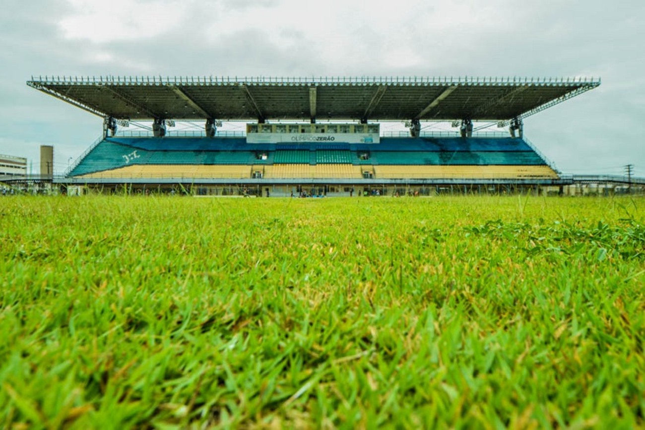 O Estádio Zerão é cortado pela Linha do Equador e historicamente é palco de competições importantes no estado