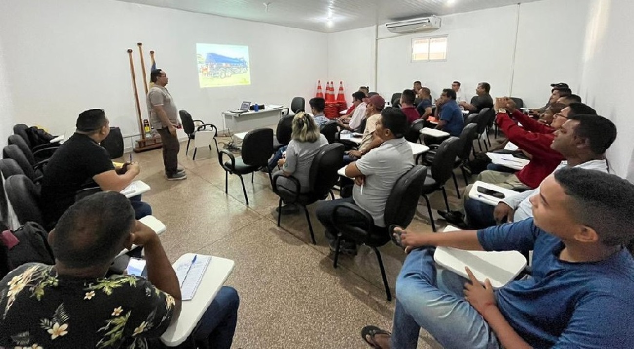 Atualmente, 25 alunos passam pela formação, ministrada pelo professor Nélio Silva