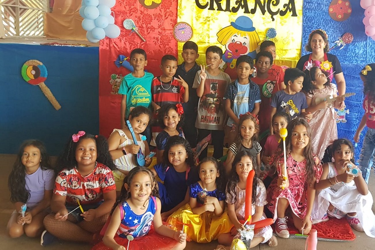 Estudantes do Centro Mundo Azul e da Escola Estadual São Bento participaram da programação