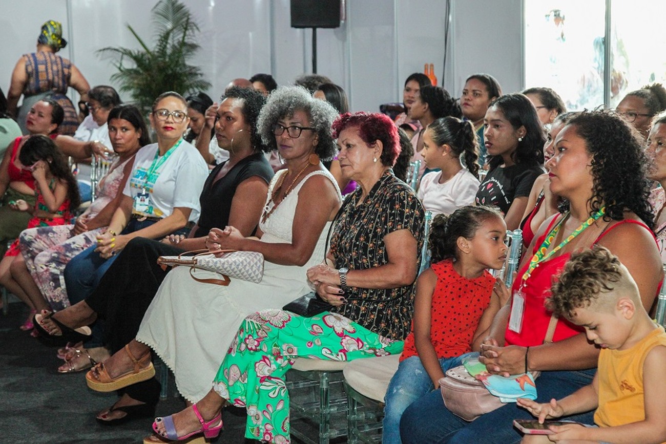 Mulheres negras têm a oportunidade de empreender e conquistar a independência financeira