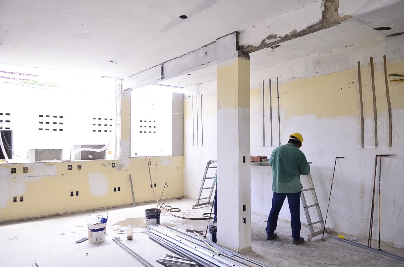 Enfermaria A do Hospital de Emergências é um dos ambientes que recebe os serviços da frente de trabalho