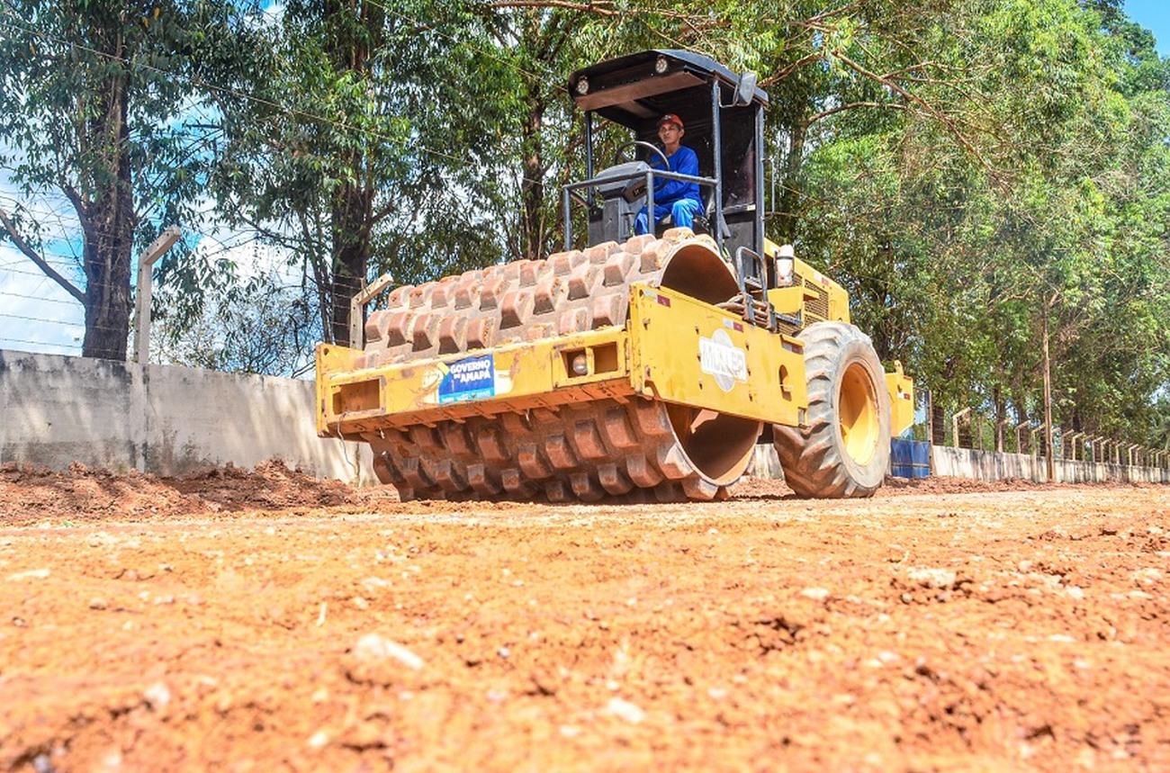 Atualmente os serviços de terraplenagem e manutenção já foram executados nas linhas B, D e F