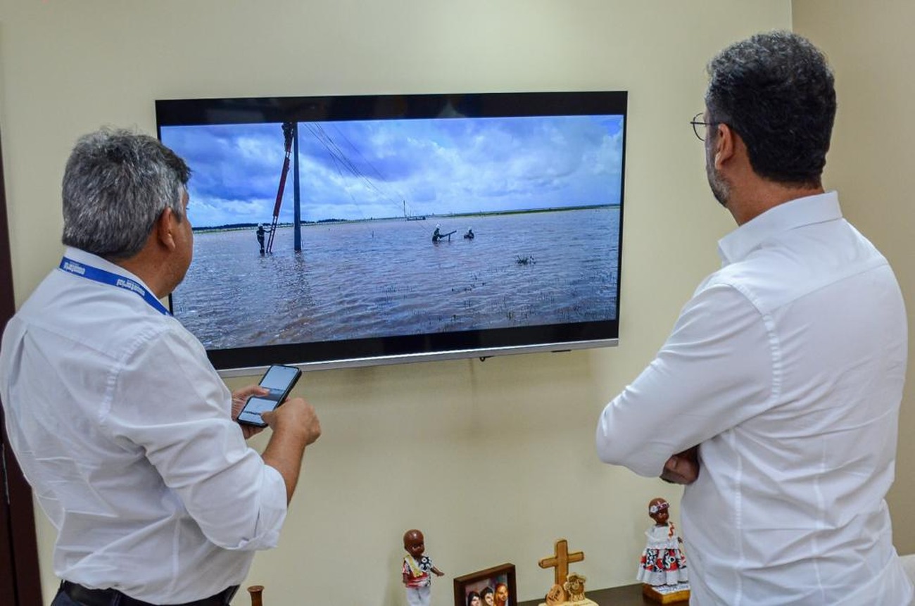 Governador Clécio Luís acompanha os serviços da CEA Equatorial na região do Bailique