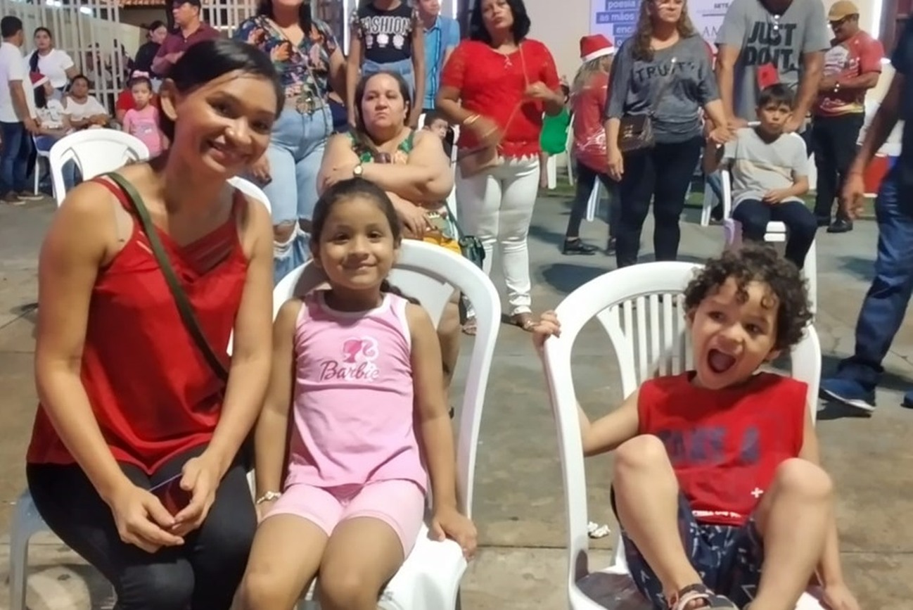 Família de Gleice assistiu desde o começo da apresentação