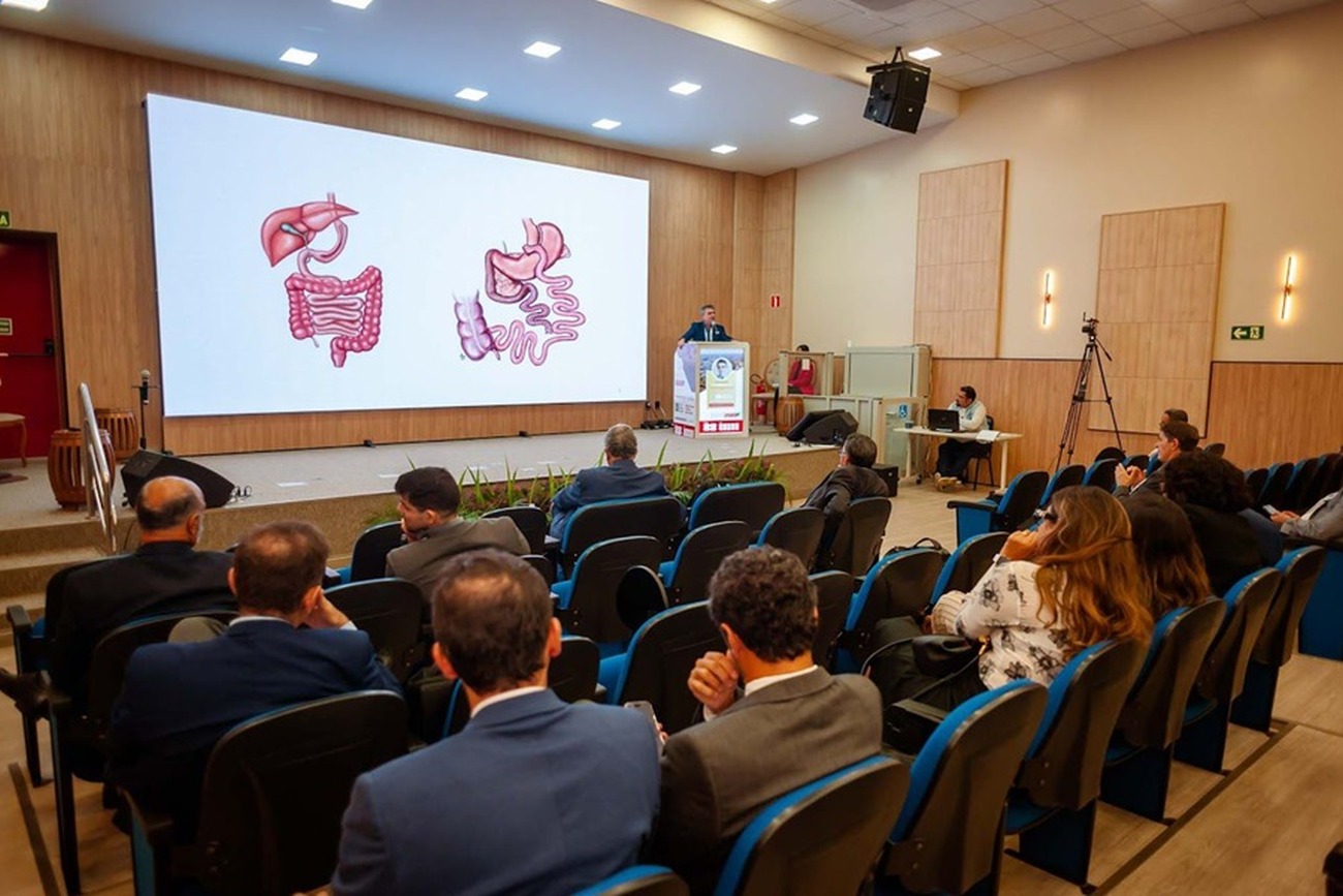 Evento reuniu médicos cirurgiões do México, Peru, Argentina, Alemanha, Portugal e Espanha