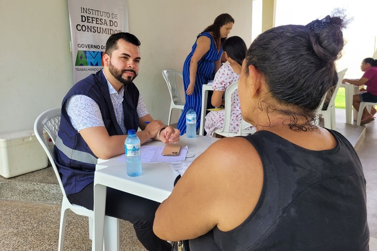 Durante mutirão, foram levados orientações e soluções sobre fornecimento de água e energia
