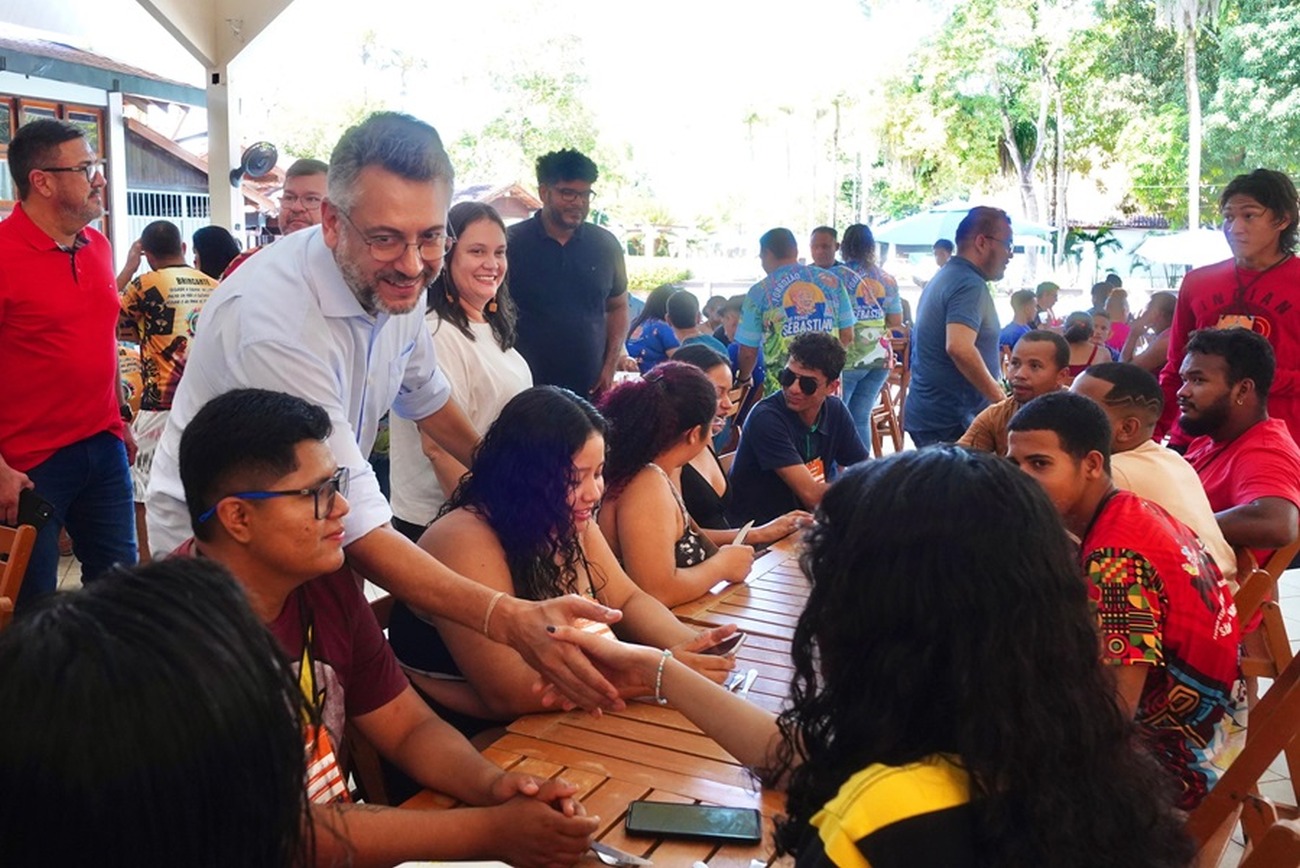 Governador parabenizou cada quadrilheiro pelas apresentações no Arraiá do Povo 2024