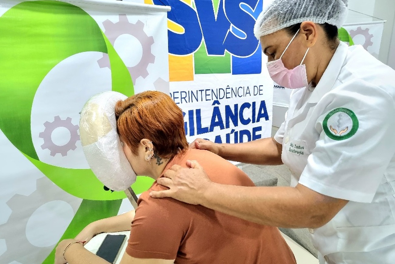 Massagem foi um dos atendimentos ofertados na ação