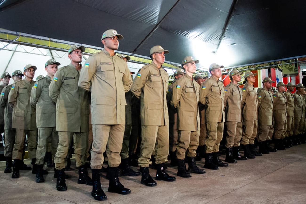 Solenidade considerada inédita doou uniformes a alunos-soldados do CBM