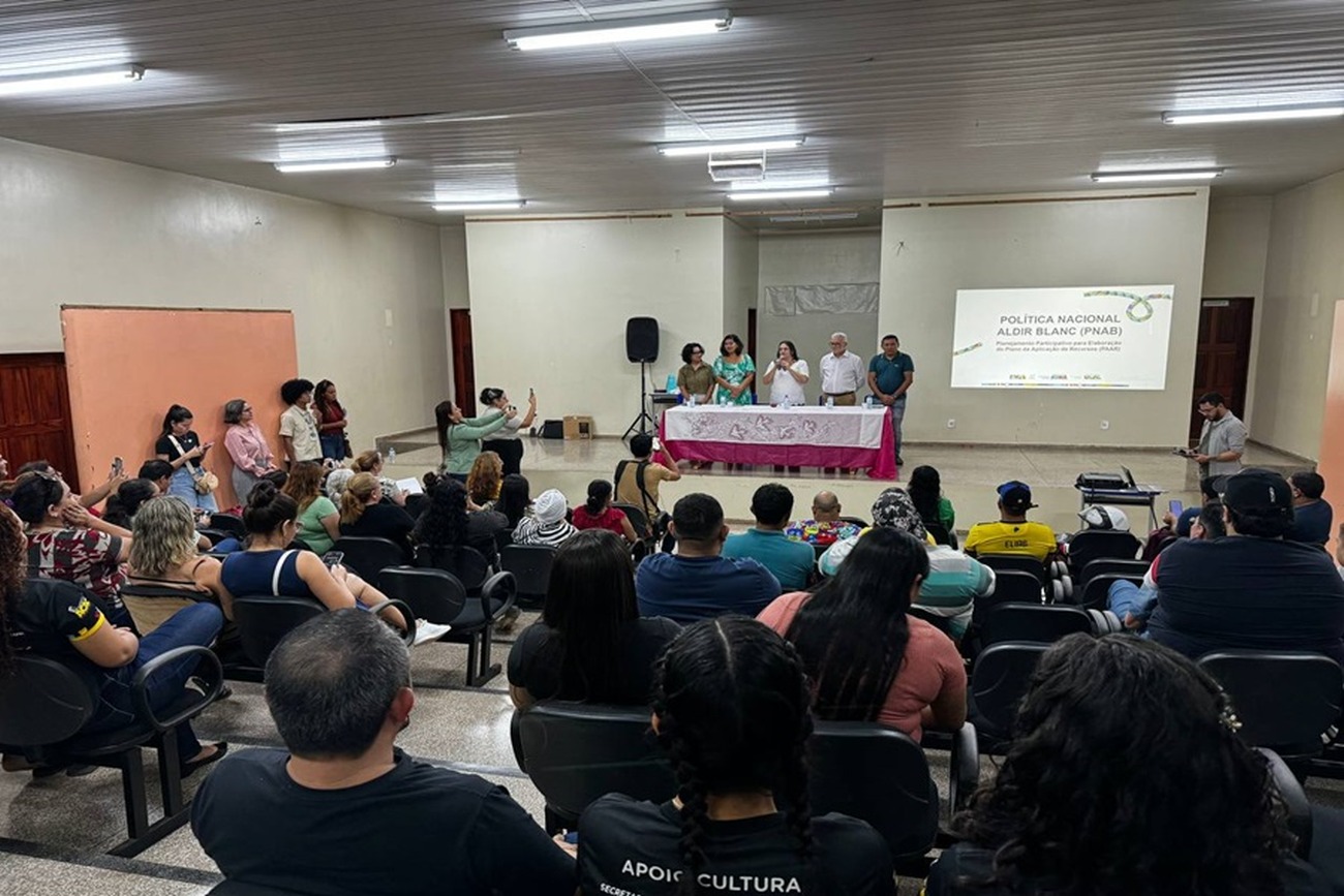 Participam dos debates trabalhadores da cultura e representantes do setor